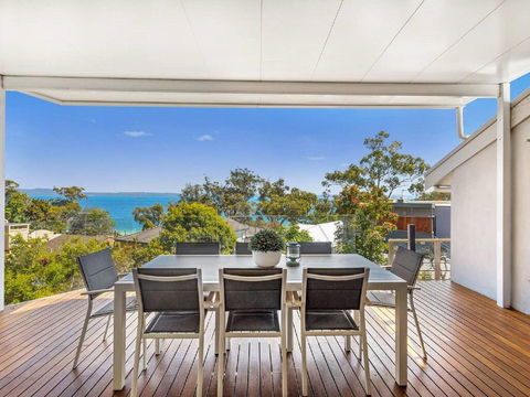 'Nunkeri', 5 Kerrie Close - Stunning House With Fabulous Views, Linen, WIFI & Air Conditioning - Tourism Search 0