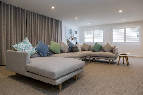 'Salt & Light' Mollymook - Tourism Search 2