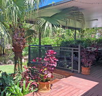 'Sandy Palms' 28 Moorooba Cr - Beautiful Home with Wifi Air-con and Boat Parking - Tourism Search