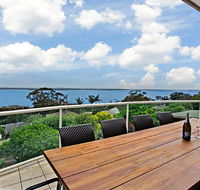 'The Bay' 25 Wallawa Rd - huge home with aircon spectacular views  chromecast - Tourism Search