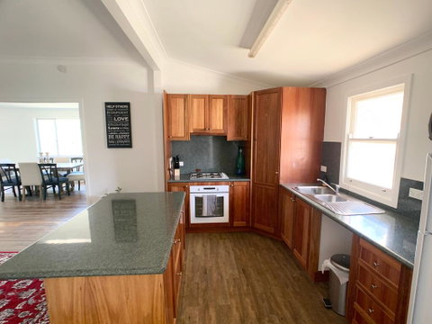 'The Wattles' - True Country Escape Near Wineries - Borenore - Tourism Search 1