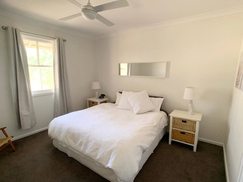 'The Wattles' - True Country Escape Near Wineries - Borenore - Tourism Search 3