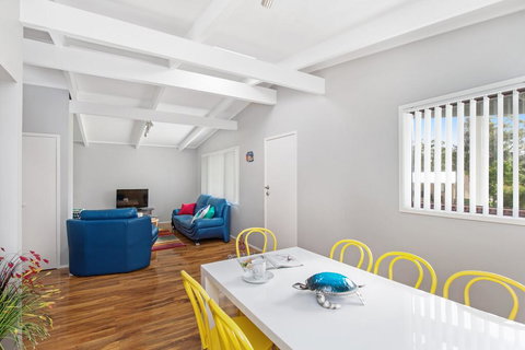 'White Sands', Mollymook - Tourism Search 2