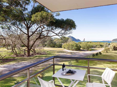 1 'Intrepid', 3 Intrepid Close - Amazing Views Of Shoal Bay, Only 100m From The Beach - Tourism Search 0