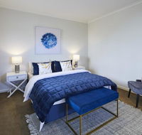1 Bdrm Top Floor Apt With Sunroom - Tourism Search