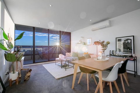 107, Light Filled Cozy Apt In The Heart Of St Kilda - Tourism Search 0