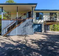 12 Ibis Court - Highset beach house with natural bushland gardens and covered decks - Tourism Search