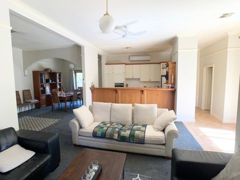 123 Hill St, Heart Of Orange, Double Brick - Tourism Search 2