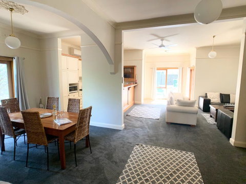 123 Hill St, Heart Of Orange, Double Brick - Tourism Search 1
