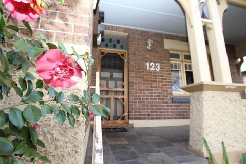 123 Hill St, Heart Of Orange, Double Brick - Tourism Search 0