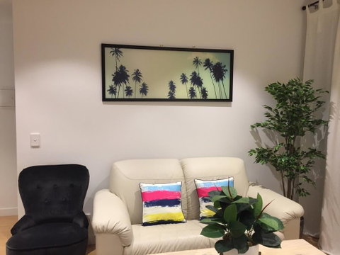 18 Surflen St - Tourism Search 1