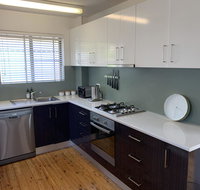 2 Bed Bar Beach Apartment - stroll to beach  cafes supermarket apartment 6 - Tourism Search