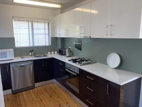 2 Bed Bar Beach Apartment - Stroll To Beach & Cafes, Supermarket Apartment 6 - Tourism Search 0