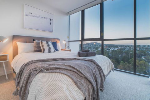2 Bed Brisbane Resort Apartment - Tourism Search 3