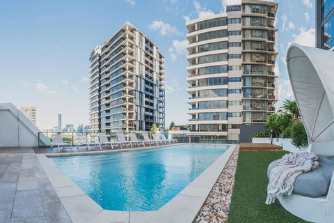 2 Bed Brisbane Resort Apartment - Tourism Search 0