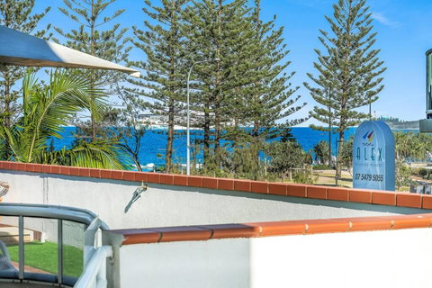 2 Bedroom Alex Unit - Ocean, Pool And Park Views - Tourism Search 3