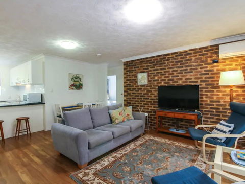 2 Bedroom St Lucia Apartment Close To UQ And CityCat - Tourism Search 0