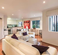 2 Bedroom with Parking  AC Close To Beach  City - Tourism Search