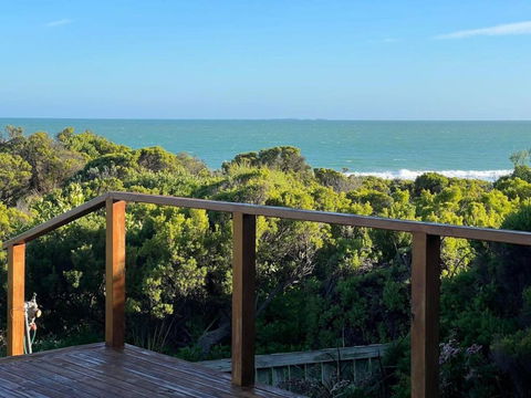 C4 Miles Beach Shack - Tourism Search 4