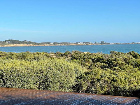 C4 Miles Beach Shack - Tourism Search 0