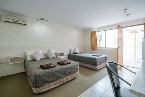 Capella Hotel Motel - Tourism Search 4