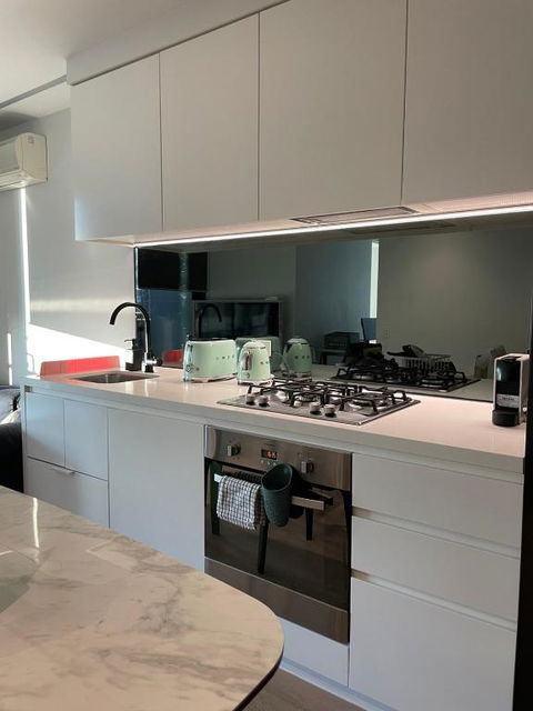 C&S Stay- Melbourne CBD - Tourism Search 3