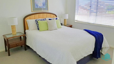 Caves Seascape Villa - Stroll To Shops And Beach - Tourism Search 0