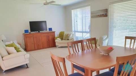 Caves Seascape Villa - Stroll To Shops And Beach - Tourism Search 3