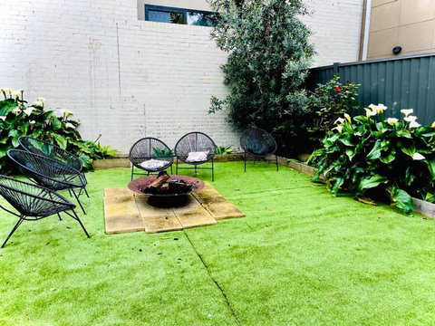 D109 Inner City Oasis On Buckingham - Tourism Search 4