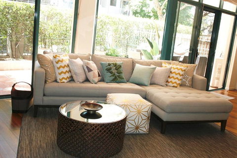 2BR Lovely River , Retreat Pool, Gym, Wine, Netflix - Tourism Search 2