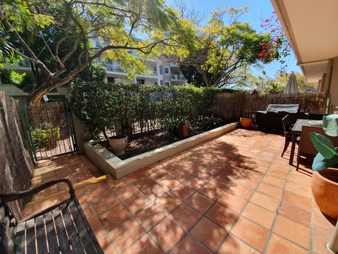 2BR Lovely River , Retreat Pool, Gym, Wine, Netflix - Tourism Search 3