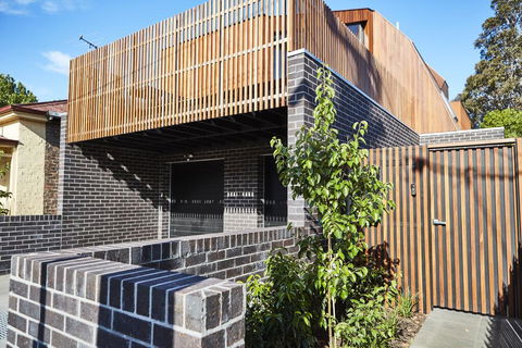 3-Bed House With Rooftop And Parking Near Yarra Park - Tourism Search 0