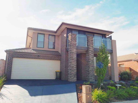 4 Bed 2 And A Half Bath Luxury Villa In Point Cook - Tourism Search 0