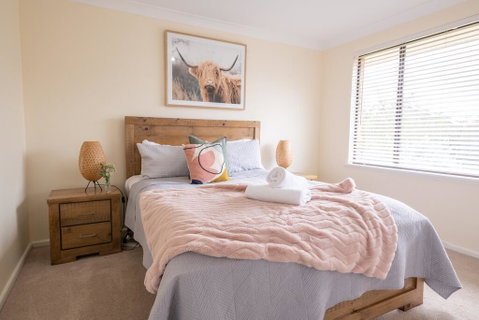 42 Rosemary Lane - Central Orange - Spacious Family Home - Quiet Lane - Tourism Search 0