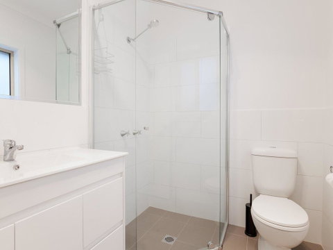 5B BENT STREET - LARGE HOUSE WITH DUCTED AIR CON, WIFI & FOXTEL - Tourism Search 3