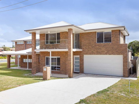 5B BENT STREET - LARGE HOUSE WITH DUCTED AIR CON, WIFI & FOXTEL - Tourism Search 0