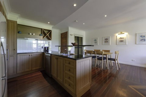6 The Point Apartments - Tourism Search 3