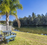 77 Lake Entrance Rd - Waterfront Wonder - Tourism Search