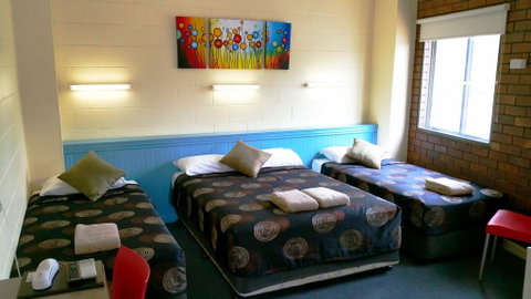 A&A Lodge Motel - Tourism Search 3