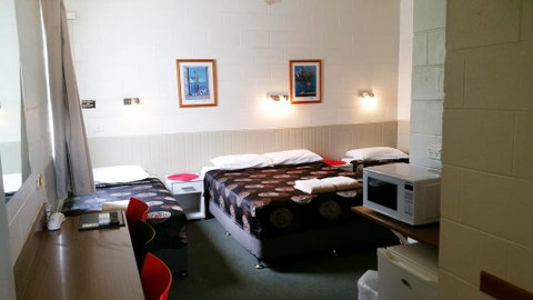 A&A Lodge Motel - Tourism Search 1