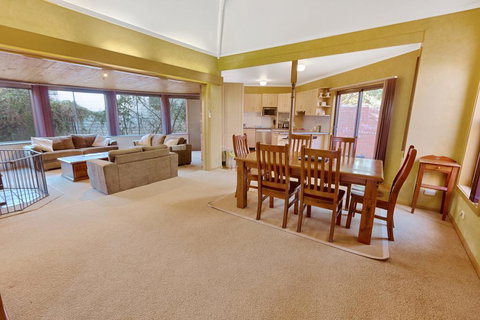 Above Sunset - 100m From The Paynesville Lakes - Tourism Search 3