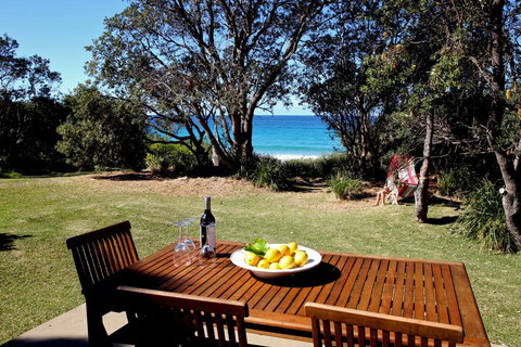 Absolute Beachfront Mollymook - Tourism Search 1