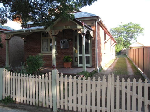 Acacia Cottage On Peel, Bathurst - Tourism Search 2