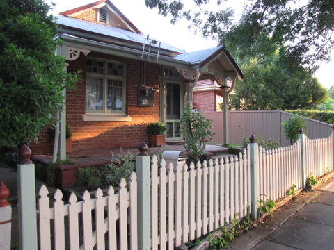 Acacia Cottage On Peel, Bathurst - Tourism Search 1