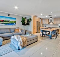 Adelaide 4 Bedroom House with Pool - Tourism Search