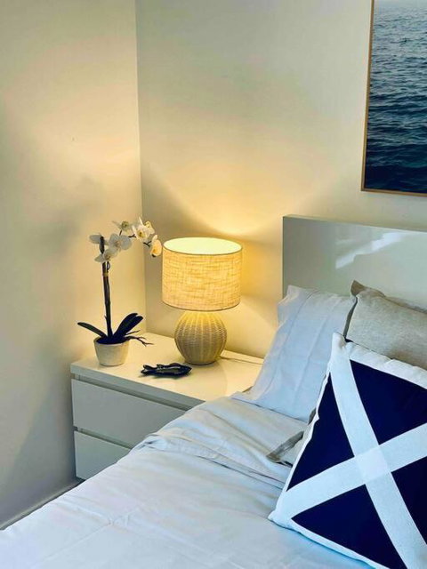 DOCK 08 Riverside Entertainer Pets Welcome - Tourism Search 1