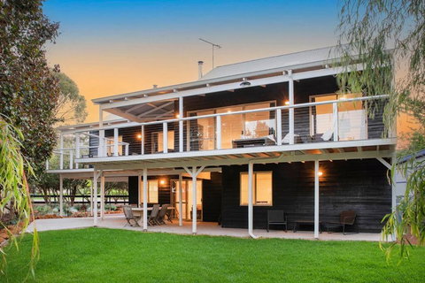 Eagle Bay Summerhaus - Tourism Search 0