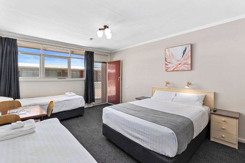 Econo Lodge Port Augusta - Tourism Search 1