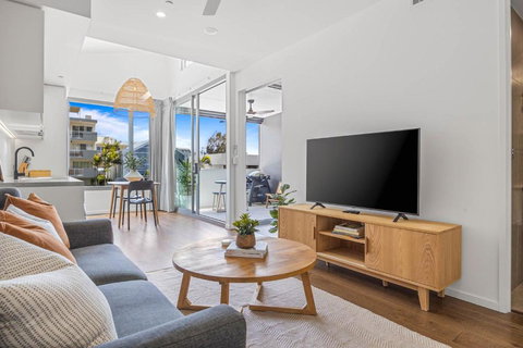 Executive Beachside Getaway - Tourism Search 0