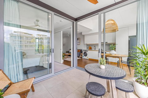 Executive Beachside Getaway - Tourism Search 3